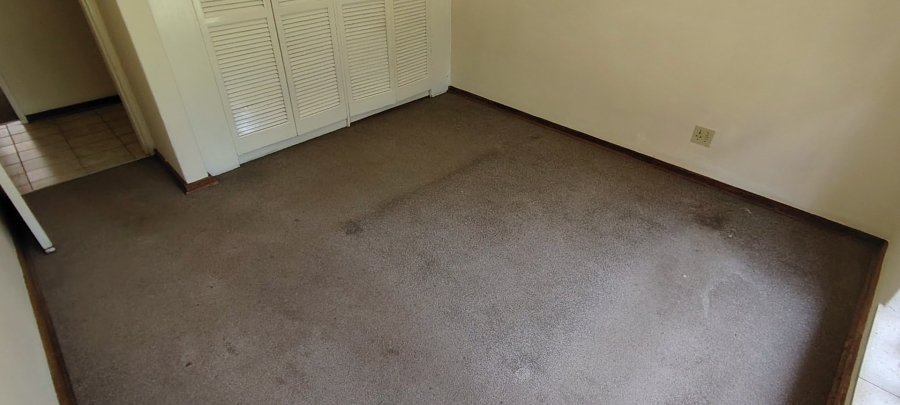 5 Bedroom Property for Sale in Flamwood North West